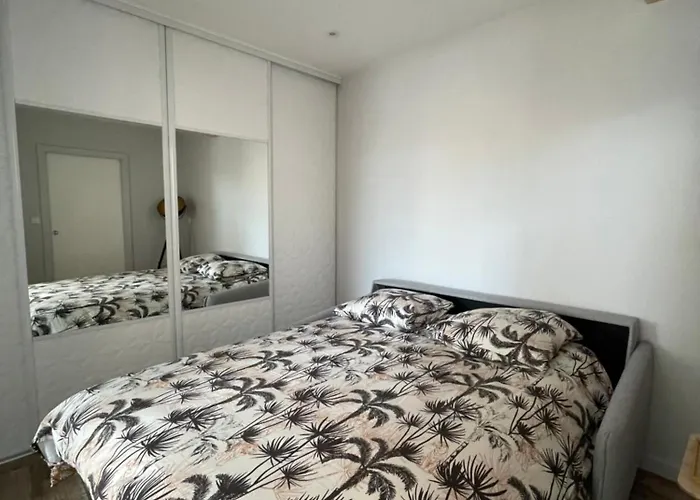 Du Faubourg Apartman Valence